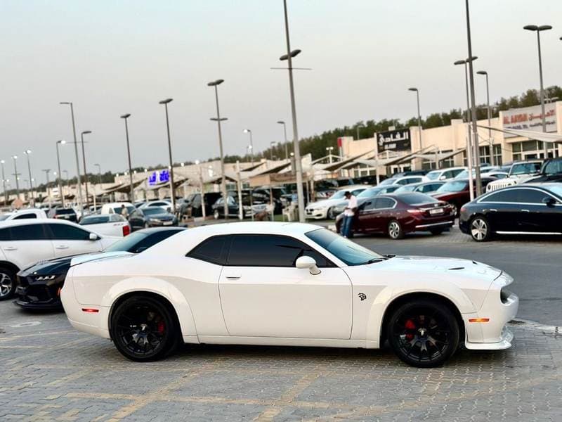 2019 Dodge Challenger SXT thumbnail 4