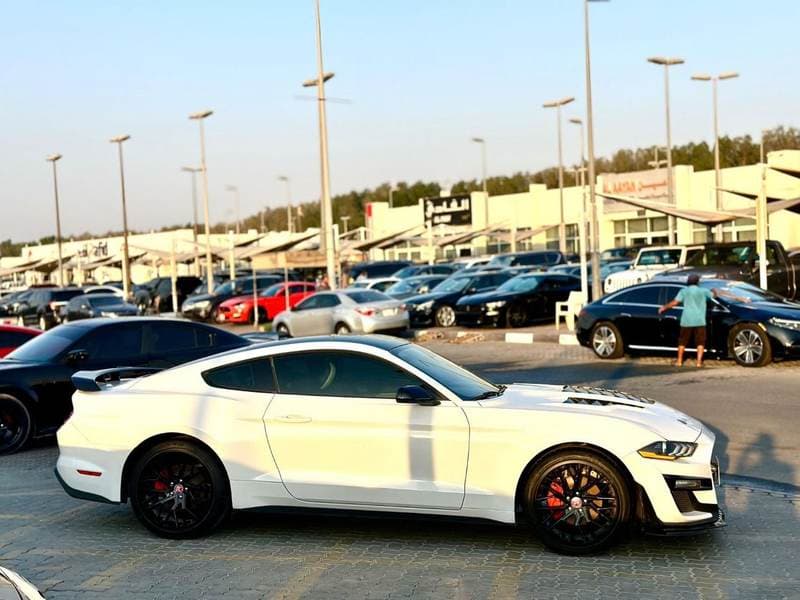 2022 Ford Mustang STANDARD thumbnail 4