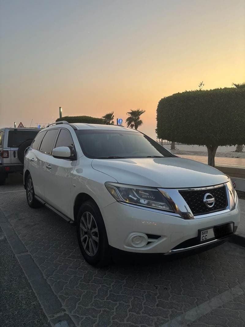 2015 Nissan Pathfinder SL thumbnail 2
