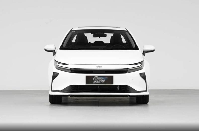 2026 Toyota Corolla XLI HEV thumbnail 2