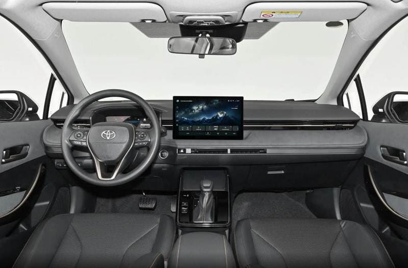 2026 Toyota Corolla XLI HEV thumbnail 6