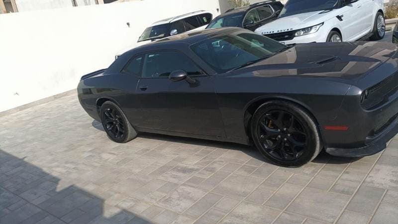 2018 Dodge Challenger SXT thumbnail 3