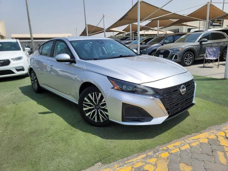 2023 Nissan Altima SV thumbnail 3