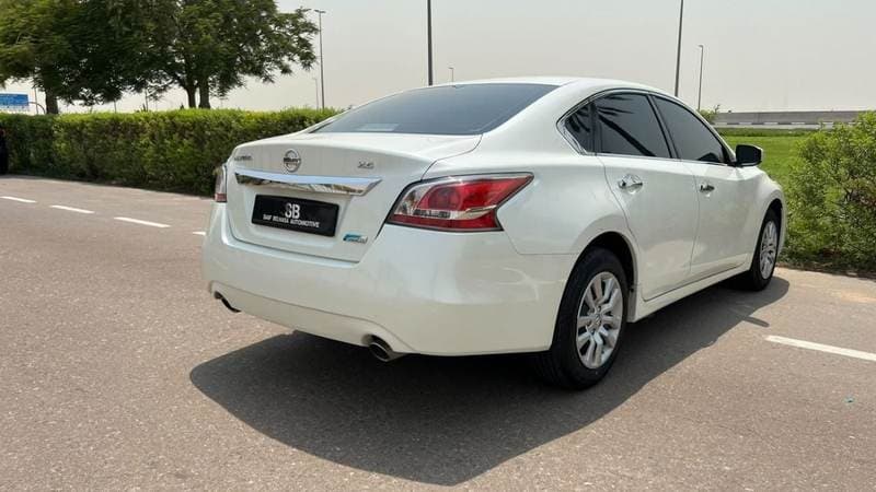 2015 Nissan Altima s thumbnail 7