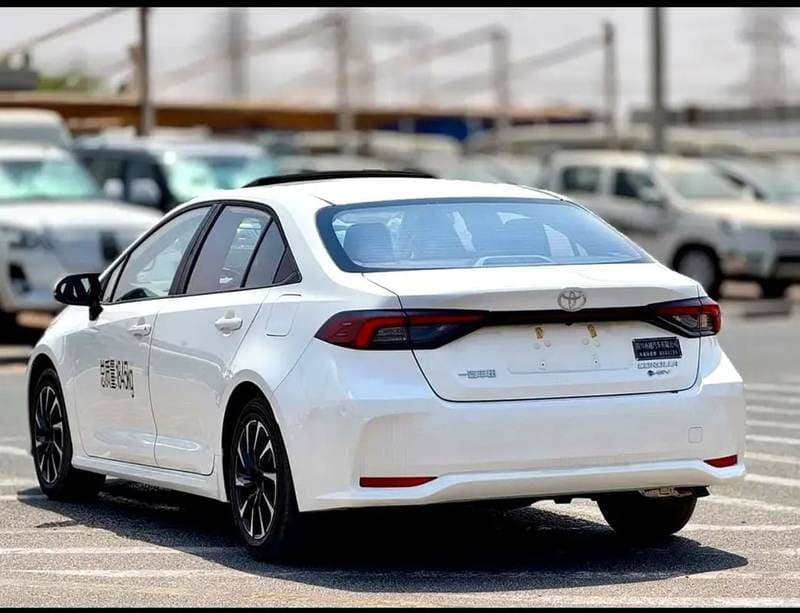 2026 Toyota Corolla XLI HEV thumbnail 4