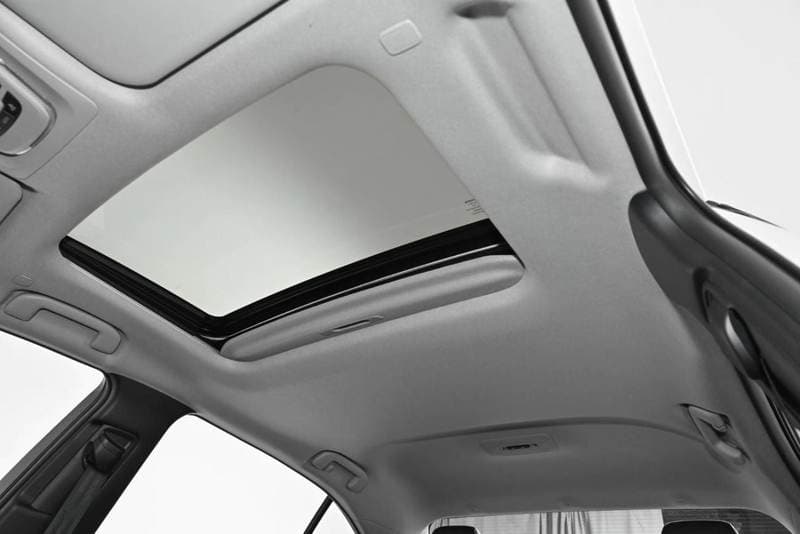 2026 Toyota Corolla XLI HEV thumbnail 7