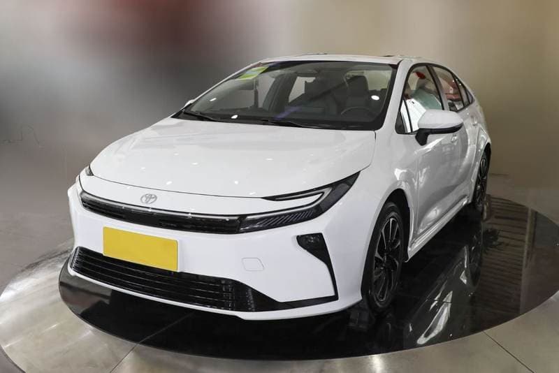 2026 Toyota Corolla XLI HEV thumbnail 2
