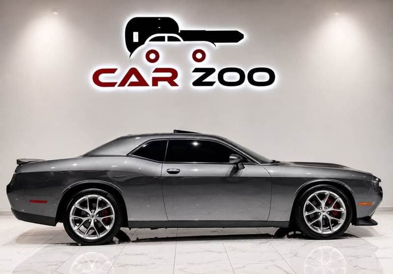 2022 Dodge Challenger SXT thumbnail 5