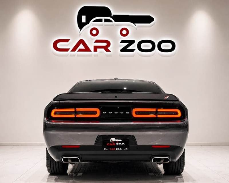 2022 Dodge Challenger SXT thumbnail 3