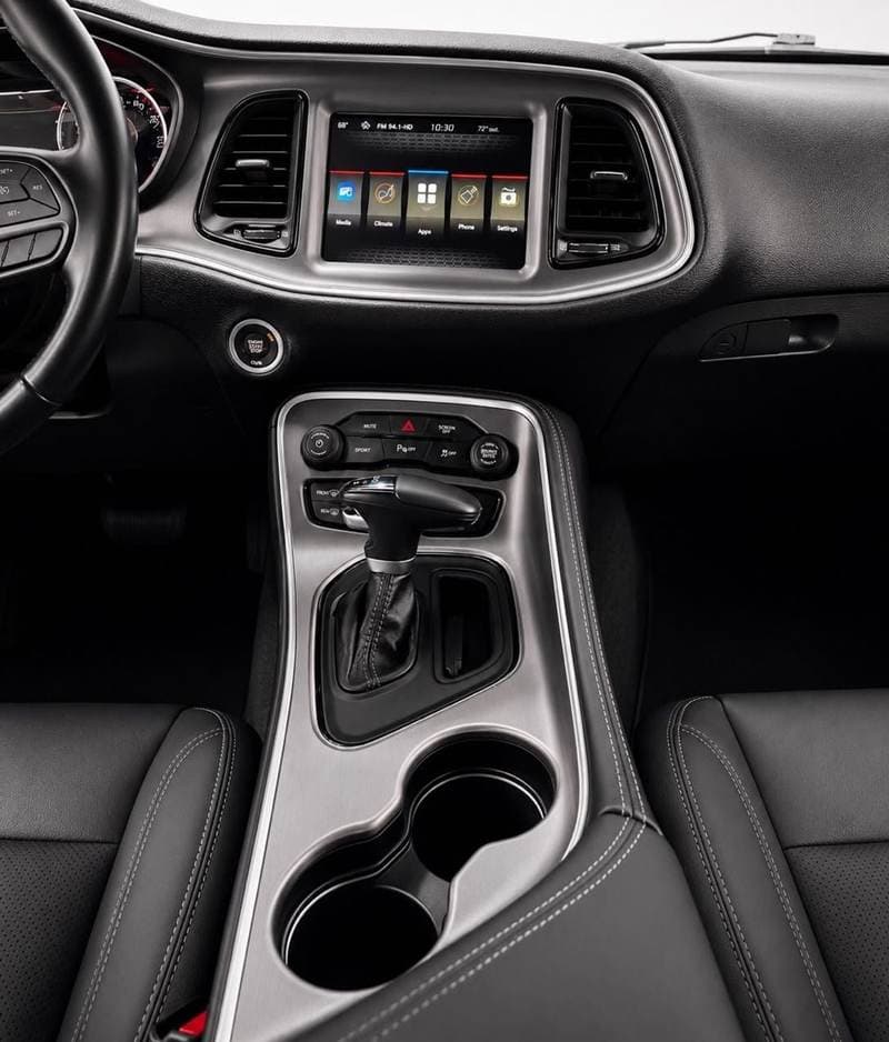 2022 Dodge Challenger SXT thumbnail 8