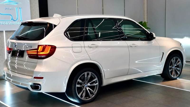 2015 BMW X5 50i thumbnail 2