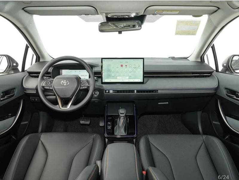 2026 Toyota Corolla XLI HEV thumbnail 6