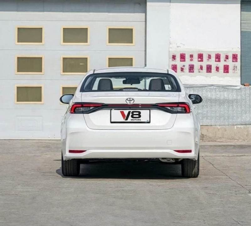 2026 Toyota Corolla XLI HEV thumbnail 3