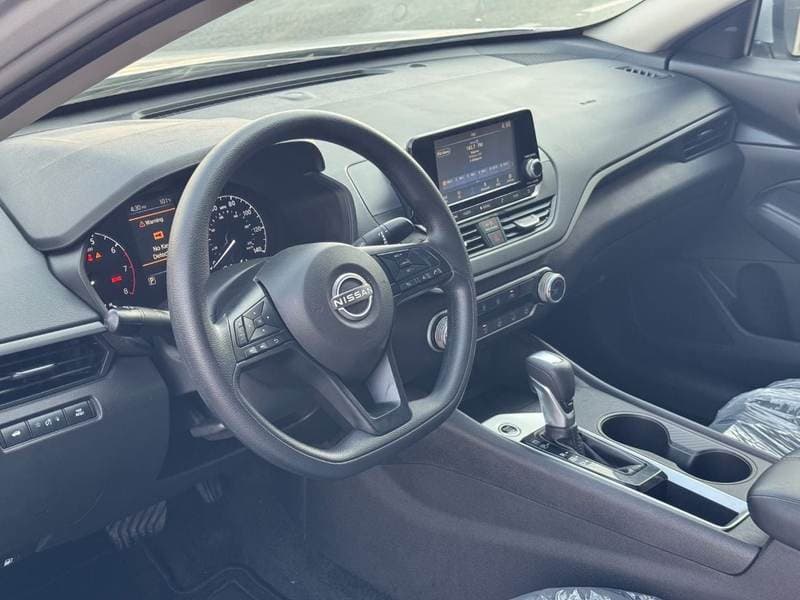 2024 Nissan Altima SV thumbnail 6