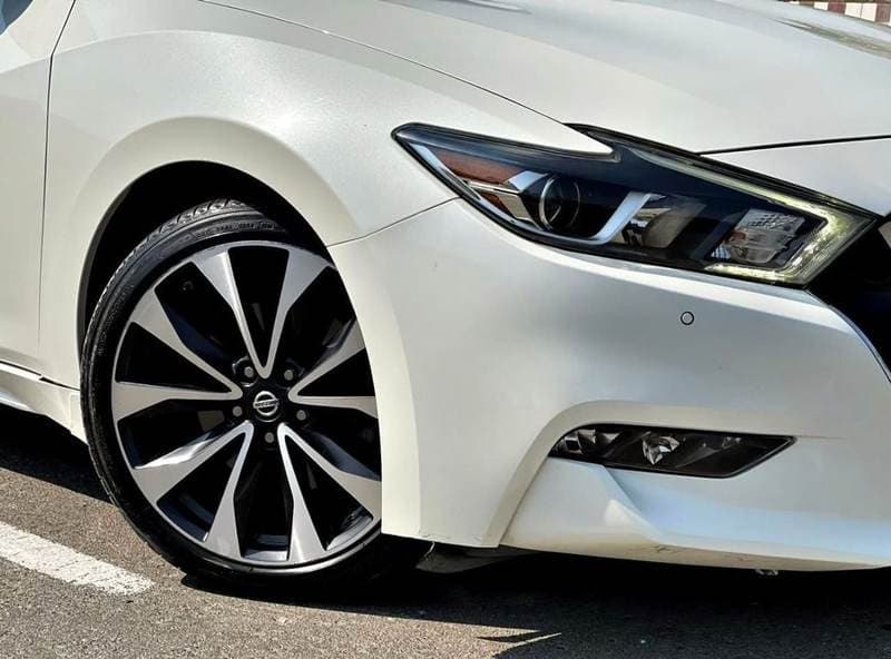 2020 Nissan Maxima SR thumbnail 8