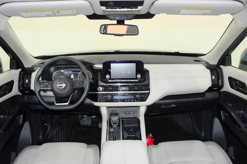 2024 Nissan Pathfinder S thumbnail 5