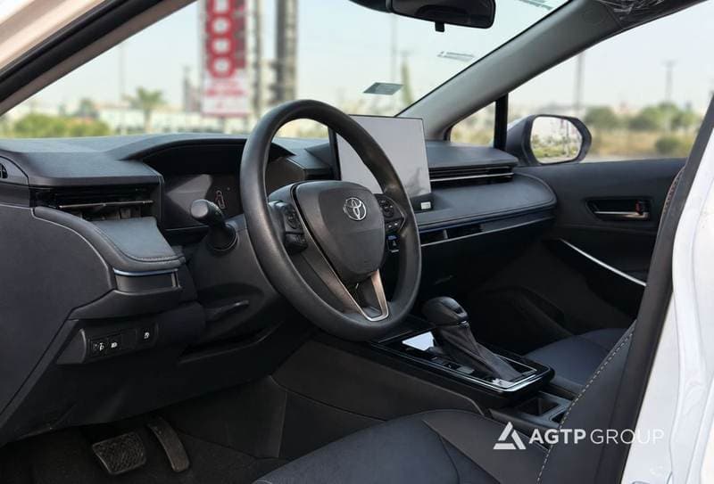 2026 Toyota Corolla XLI HEV thumbnail 7