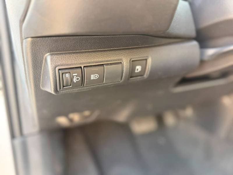 2026 Toyota Corolla XLI HEV thumbnail 6