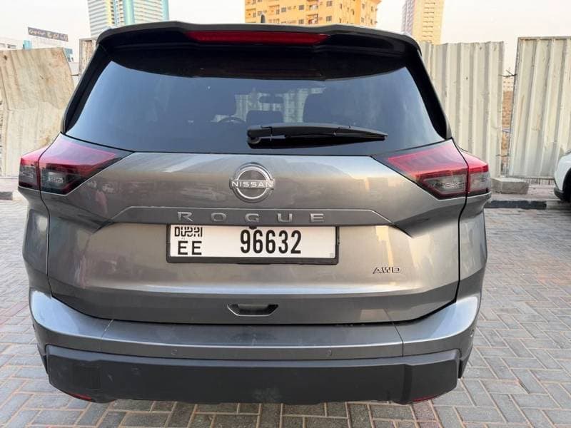 2026 Nissan Rogue thumbnail 4