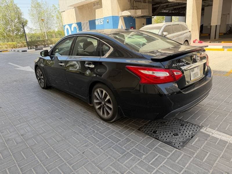 2016 Nissan Altima SV thumbnail 6