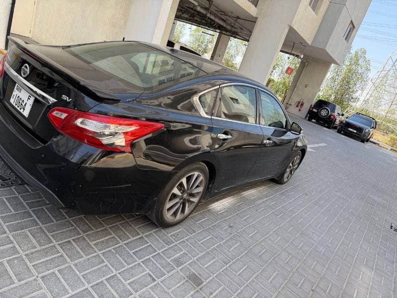 2016 Nissan Altima SV thumbnail 5