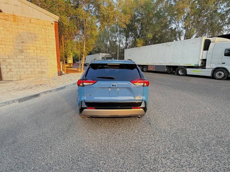 2023 Toyota RAV4 thumbnail 6