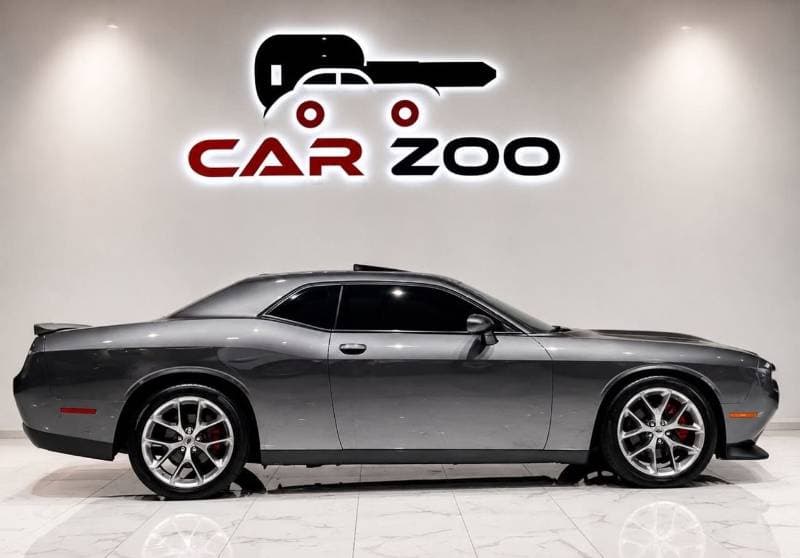 2022 Dodge Challenger SXT thumbnail 5