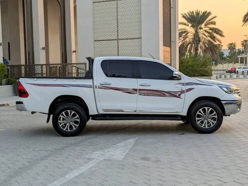 2020 Toyota Hilux thumbnail 4