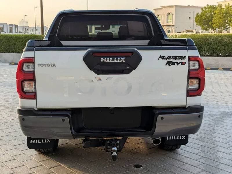 2021 Toyota Hilux SGLX thumbnail 6
