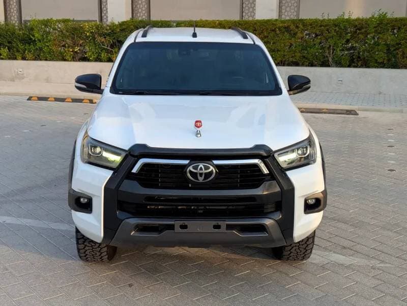 2021 Toyota Hilux SGLX thumbnail 3