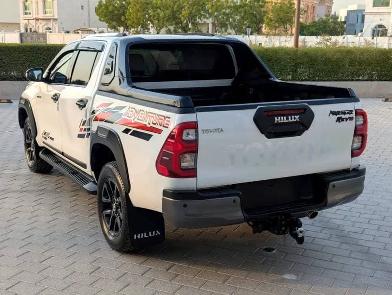 2021 Toyota Hilux SGLX thumbnail 8