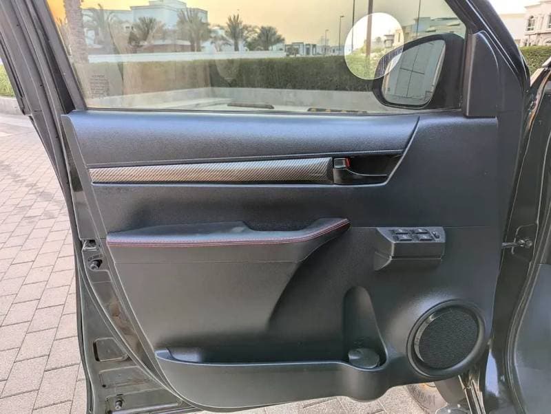 2021 Toyota Hilux GLS thumbnail 7