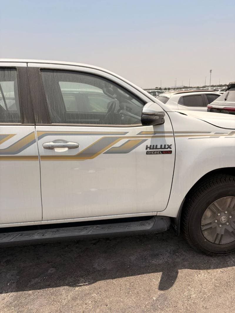 2026 Toyota Hilux thumbnail 8