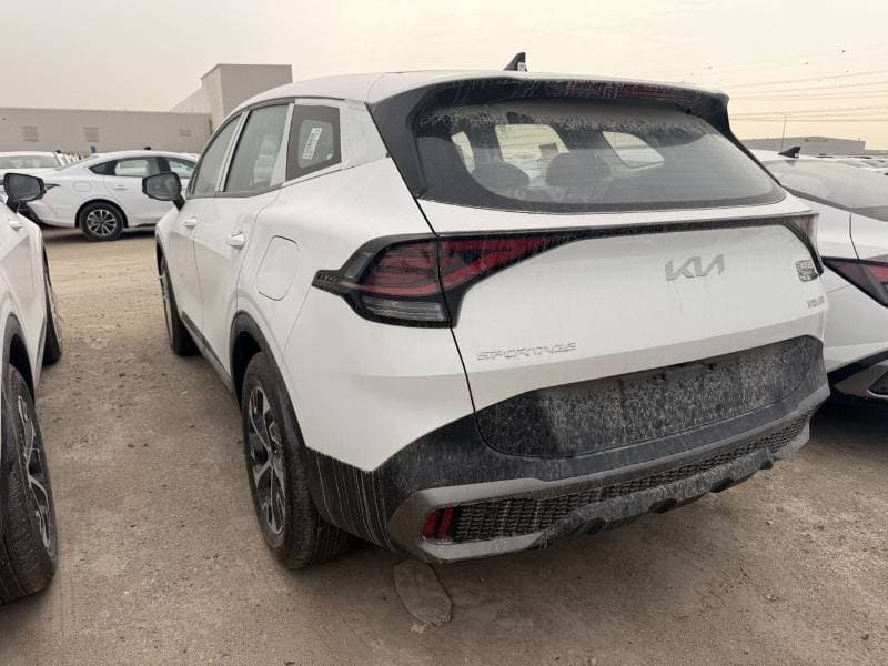 2025 Kia Sportage DLX thumbnail 3