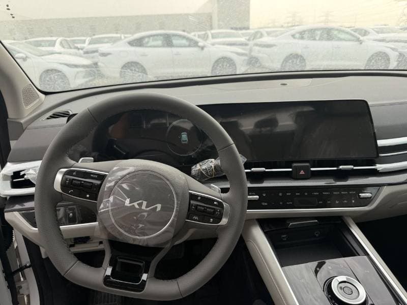 2025 Kia Sportage DLX thumbnail 7