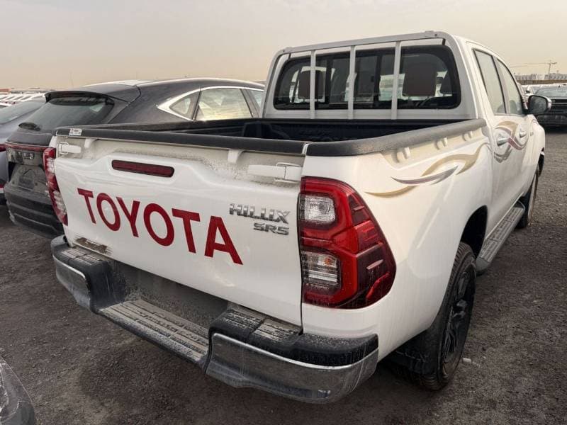 2026 Toyota Hilux SR5 thumbnail 5