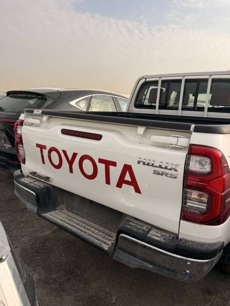 2026 Toyota Hilux SR5 thumbnail 4