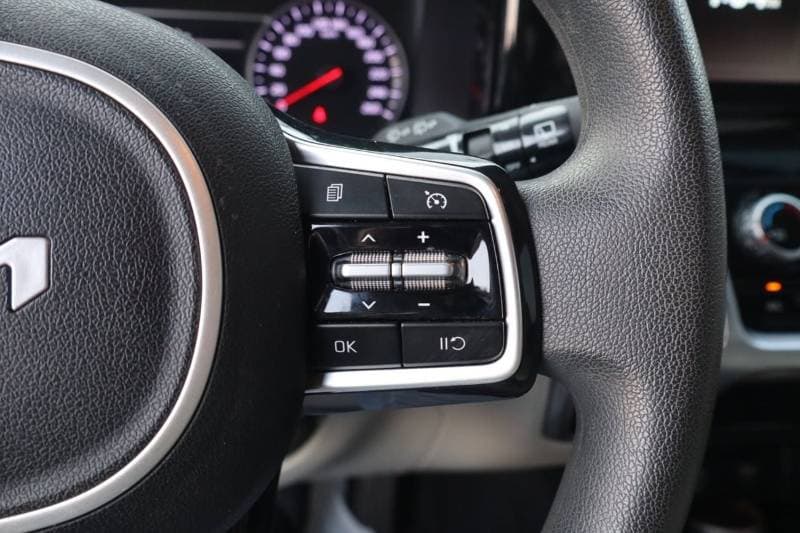 2022 Kia Sorento LX thumbnail 5