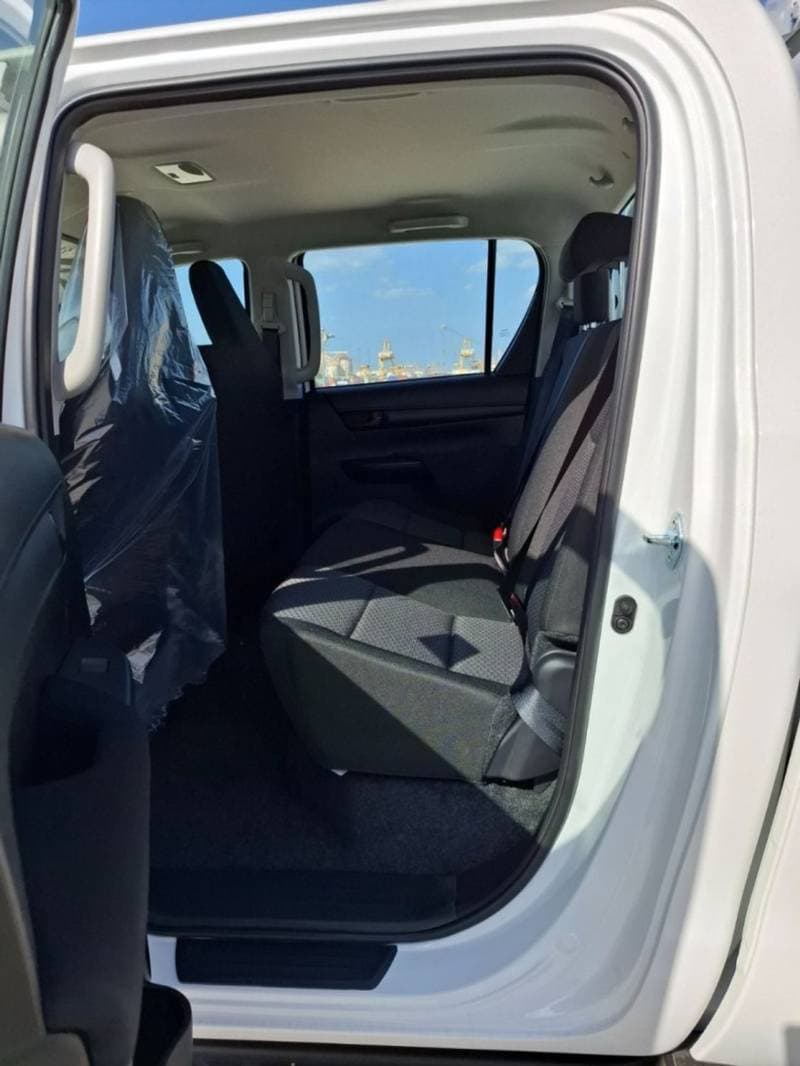 2026 Toyota Hilux DLX thumbnail 7