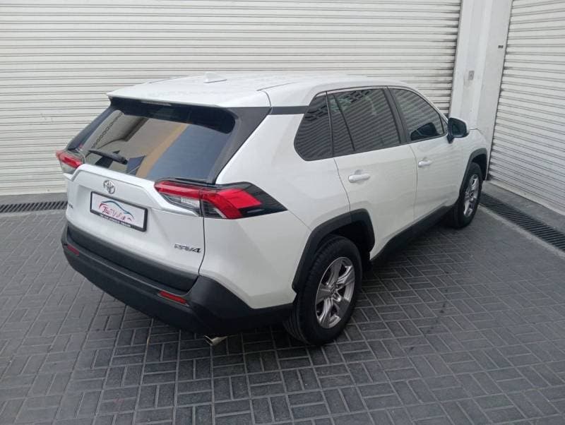 2023 Toyota RAV4 EXR thumbnail 3