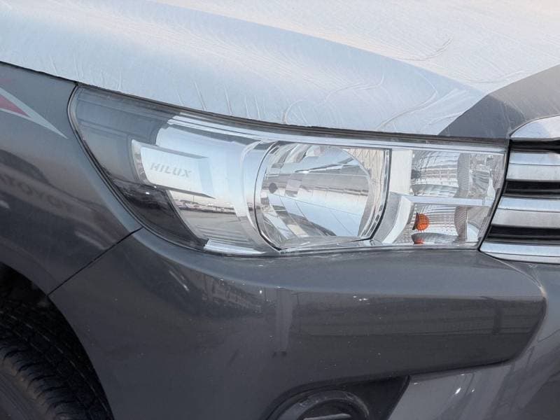 2026 Toyota Hilux DLX thumbnail 8