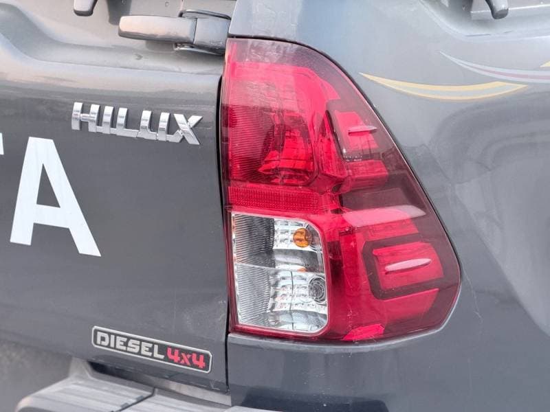 2026 Toyota Hilux DLX thumbnail 7