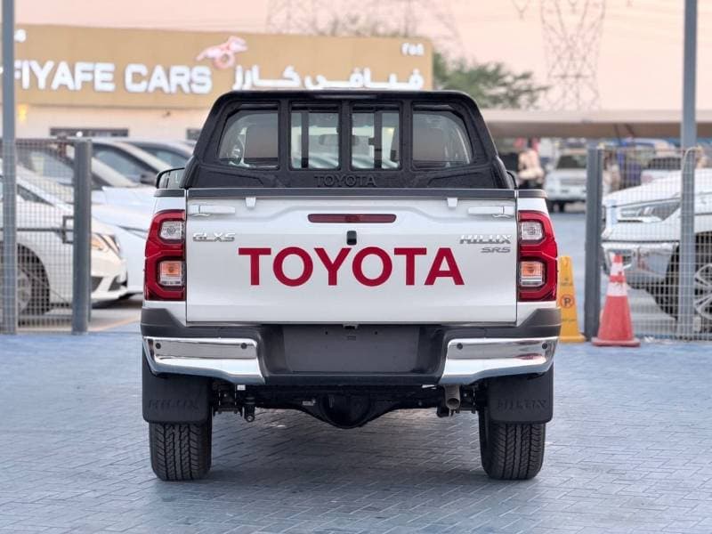 2026 Toyota Hilux GL thumbnail 2