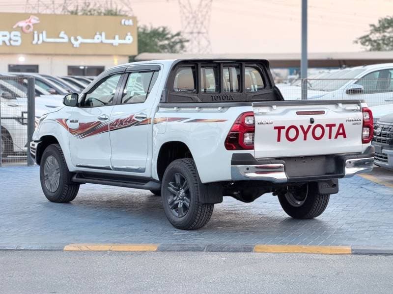 2026 Toyota Hilux GL thumbnail 5