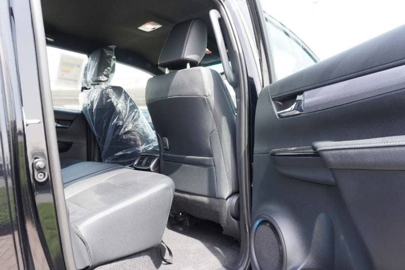 2026 Toyota Hilux GR SPORT thumbnail 6