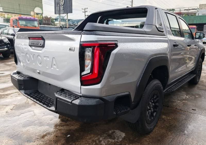 2026 Toyota Hilux ADVENTURE thumbnail 3