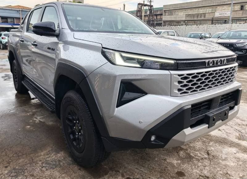 2026 Toyota Hilux ADVENTURE thumbnail 2