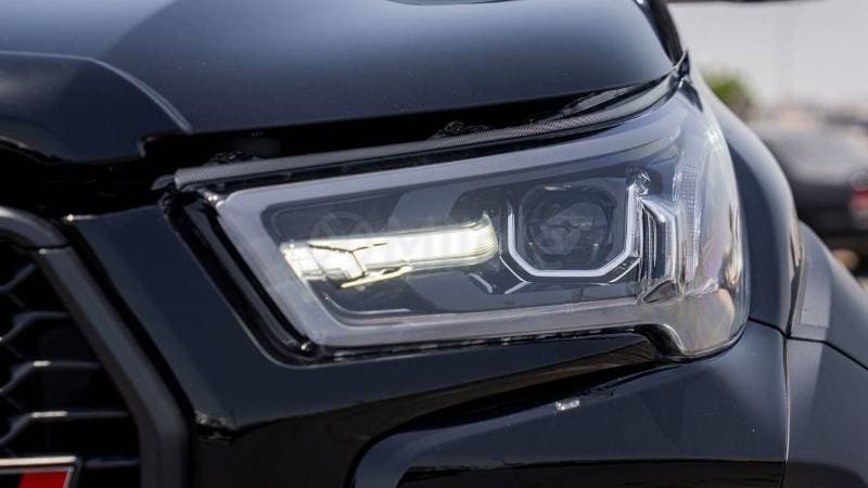 2025 Toyota Hilux GR SPORT thumbnail 3