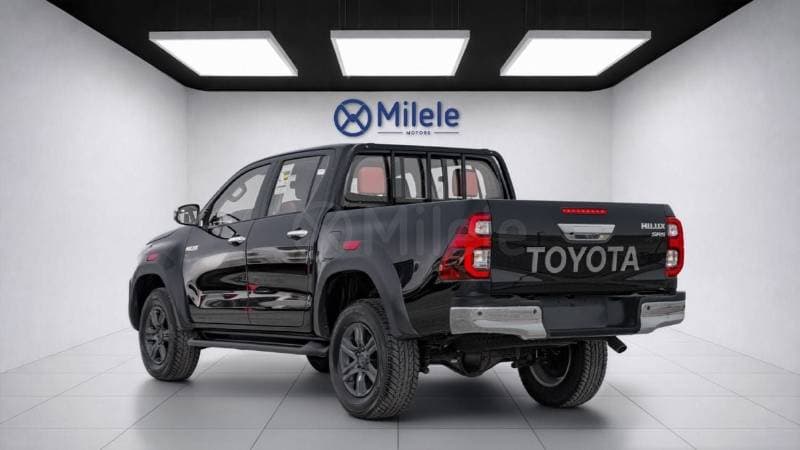 2026 Toyota Hilux TRD thumbnail 7