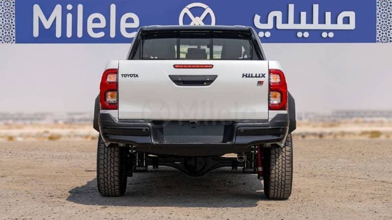 2025 Toyota Hilux GR SPORT thumbnail 8